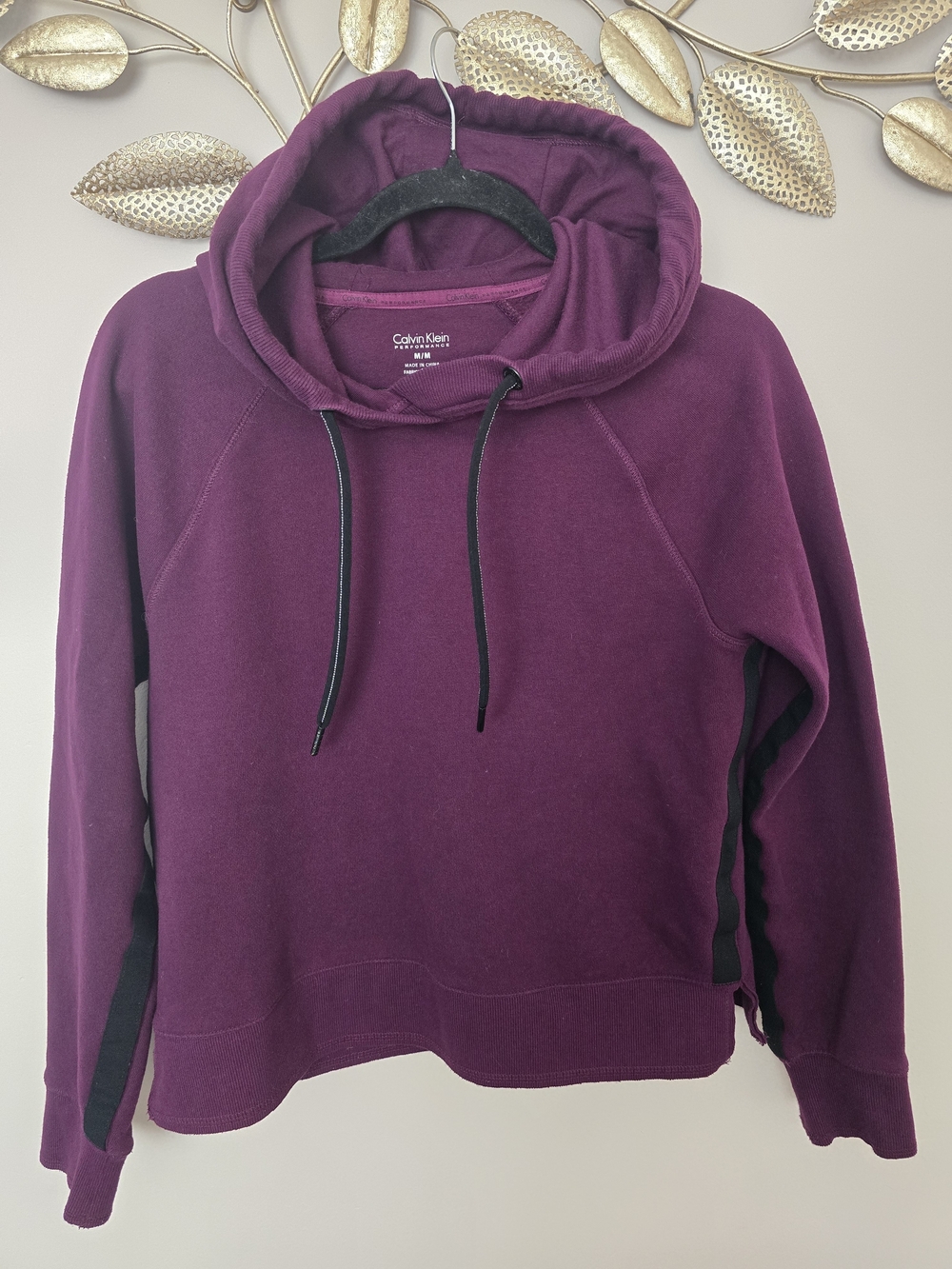 Calvin Klein Perfomance Plum Hoodie with Black Accents Size M Soft